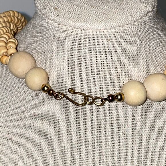 Vintage Wooden Beige Bead Multi Strand Necklace Beads Costume Jewelry Gift - Picture 6 of 7